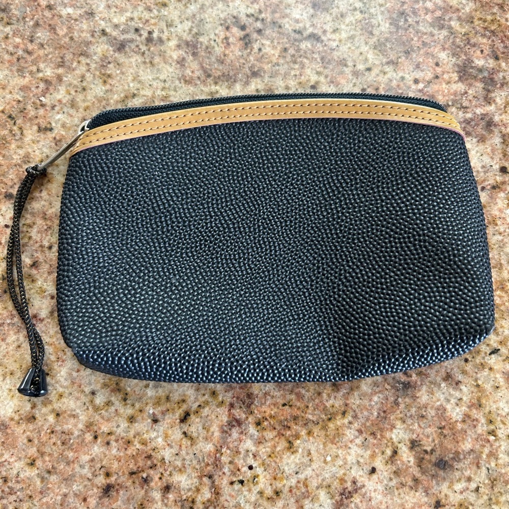 Black and Tan Toiletry Bag used - Picture 2 of 4